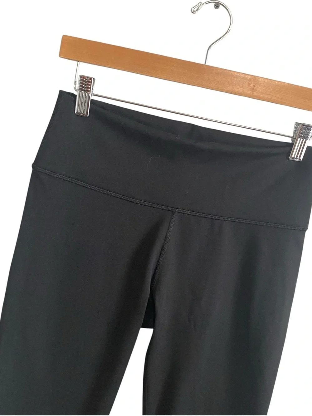 NWT Yitty Iconic Black Mid Rise Powerhold Split Flare Legging Size Medium - Picture 4 of 7